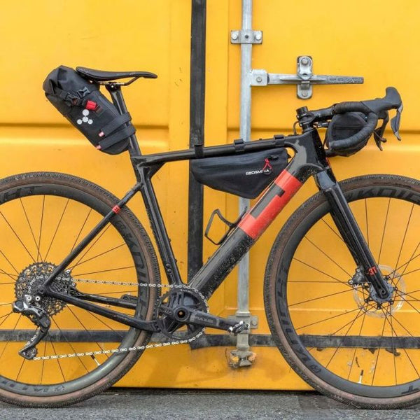 The Ultimate light weight minimalist gravel endurance package - Geosmina You Dee Seat bag + You Dee Frame Bag + Maki handlebar bag